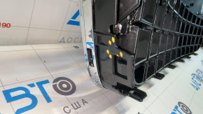 Решетка радиатора grill Audi Q7 4L 10-15 без эмблемы и надписи Quattro надлом крепления,