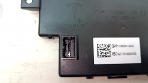 Блок взаимодействия с электронным ключом Tesla Model 3 18-