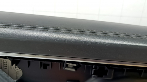 Panoul ușii stânga față, complet cu Audi A6 C8 19-24, este gri închis, cu perdea și memorie, inserție Alcantara neagră, cotieră din piele maro, parte superioară din piele gri închis, bordură cromată c