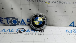 Emblemă portbagaj BMW X3 F25 11-17 cu ghidaje rupte și zgârieturi