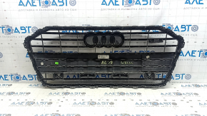 Решетка радиатора в сборе Audi A6 C8 19-23 под парктроники без радара, черный мат с хромом, окрашена, царапины
