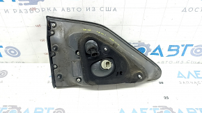 Фонарь внутренний крышка багажника правый Lexus RX450h 10-12 дорест, под полировку