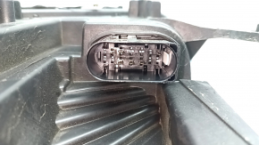 Фара передняя правая Ford Escape MK3 17-19 рест галоген+led, светлая, без крепления, царапины, потертости, сломано крепление
