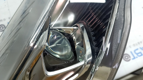 Фара передняя правая Ford Escape MK3 17-19 рест галоген+led, светлая, без крепления, царапины, потертости, сломано крепление