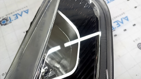 Фара передняя правая Ford Escape MK3 17-19 рест галоген+led, светлая, без крепления, царапины, потертости, сломано крепление