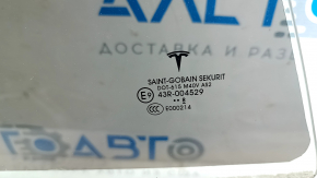 Стекло двери задней правой Tesla Model 3 18- с тонировкой