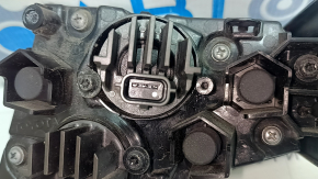 Фонарь нижний бампер правый Toyota Prius 50 19-22 царапины