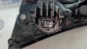 Фонарь нижний бампер правый Toyota Prius 50 19-22 царапины
