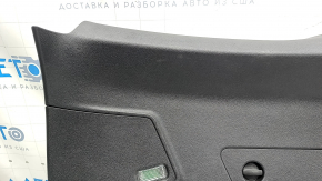Обшивка двери багажника нижняя Audi Q3 83A 19-25 с заглушками, черная, царапины, потертости, тычка