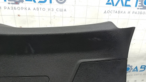 Обшивка двери багажника нижняя Audi Q3 83A 19-25 с заглушками, черная, царапины, потертости, тычка
