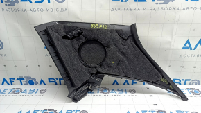 Накладка задней стойки за форточкой левая Audi Q3 83A 19-25 черная, под динамик, царапины