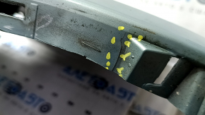 Бампер задний голый Toyota Prius 50 19-22 под парктроники и PMA, зеленый, царапины, вмятина, трещина