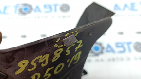 Накладка фонаря внешнего крыло задняя правая Toyota Prius 50 19-22 надломано крепление