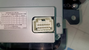 Беспроводное зарядное устройство Toyota Prius 50 19-22 черное, царапины