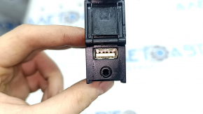 USB Hub AUX Toyota Prius 50 19-21