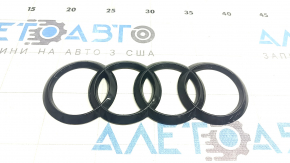Emblemă cu logo-ul portbagajului Audi Q3 83A 19-25, negru lucios