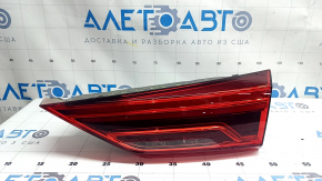 Фонарь внутренний дверь багажника правый Audi Q3 83A 19-25 LED, царапины
