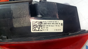 Фонарь внутренний дверь багажника правый Audi Q3 83A 19-25 LED, царапины