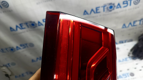 Фонарь внутренний дверь багажника правый Audi Q3 83A 19-25 LED, царапины