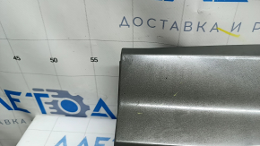 Накладка двери нижняя передняя левая Audi Q3 83A 19-23 S-Line, серый молдинг, царапины, песок