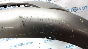 Бампер передний голый Chrysler Pacifica 17-20 под ПТФ без парктроников, бежевый, царапины, вмятины, трещины в креплениях