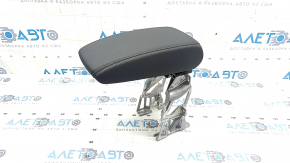 Подлокотник Audi Q3 83A 19-25 кожа черная с белой строчкой, с кронштейном