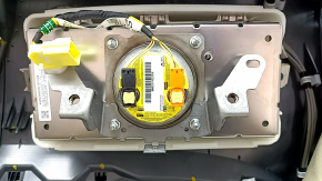 Торпедо передняя панель с AIRBAG Toyota Prius 50 17-22 черная с серым под малый дисплей с накладкой