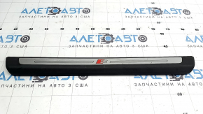 Ornamente prag exterior Audi Q3 83A 19-25 negre cu iluminare din spate, S-Line, lipsă iluminare din spate, zgârieturi, urme de zgârieturi