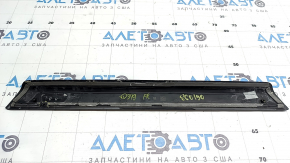 Накладка порога наружная передняя правая Audi Q3 83A 19-25 черная с подсветкой, S-Line, отсутствует фишка подсветки, царапины, потерт