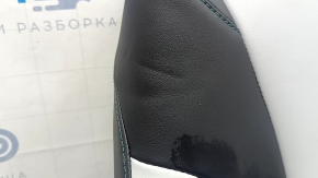Обшивка спинки пассажирского сиденья Toyota Prius 50 19-22 подогрев, кожа черно-серая, под чистку, замята