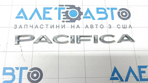 Эмблема надпись PACIFICA двери багажника Chrysler Pacifica 17-26