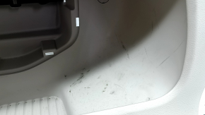 Обшивка арки нижняя левая Chrysler Pacifica 17-26 центральная часть под карманы, серая, с заглушками, царапины, под чистку