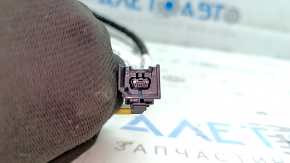 Кабель USB центральной консоли Tesla Model 3 18- сломана защелка