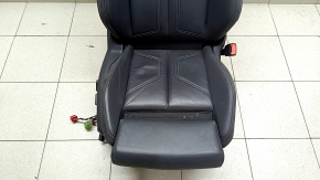 Пассажирское сидение Audi Q3 83A 19-25 с airbag, S-Line, электрическое, механическая подпорка коленей, подогрев, кожа черная, вставки алькантара, белая строчка, царапины на пластике, под чистку