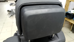 Пассажирское сидение Audi Q3 83A 19-25 с airbag, S-Line, электрическое, механическая подпорка коленей, подогрев, кожа черная, вставки алькантара, белая строчка, царапины на пластике, под чистку