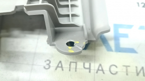 Накладка колени водителя Chrysler Pacifica 17-26 серая, с заглушкой, трещины в креплениях, царапина