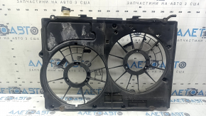 Диффузор кожух радиатора голый Lexus RX400h 06-09 сломаны крепления