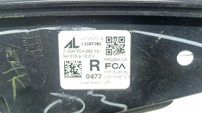 Фонарь внутренний дверь багажника правый Chrysler Pacifica 17-20 LED царапины
