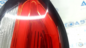 Фонарь внутренний дверь багажника правый Chrysler Pacifica 17-20 LED царапины
