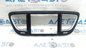 Накладка передней панели центральная Chrysler Pacifica 17-21 под 8.4", царапины
