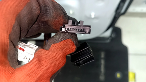 Дверь в сборе задняя левая Audi Q7 16-26 алюминий, keyless, тонировка, под шторку, накладка Quattro, белый LC9A, царапины, песок