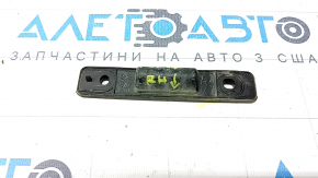 Направляющая двери задней правой в центральной стойки Chrysler Pacifica 17-26