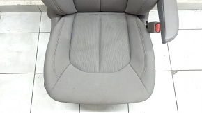 Пассажирское сиденье Chrysler Pacifica 17-20 без airbag, ткань коричневая, механическое, под чистку, потерто