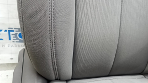 Пассажирское сиденье Chrysler Pacifica 17-20 без airbag, ткань коричневая, механическое, под чистку, потерто
