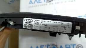 Плафон освещения передний в сборе Audi Q7 16-18 под панораму, черный, царапины