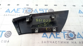 Накладка передней панели центральная правая Audi Q7 16-19 черная, сломано крепление