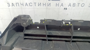 Каркас решетки радиатора grill Audi Q7 16-19 сломаны крепления