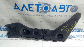 Крепление заднего бампера правое Mazda 3 19-26 4d Mexico built, сломано крепление