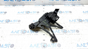 Кронштейн замка капота левый Mercedes W213 E 17-23