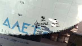 Лобовое стекло BMW 5 G30 21-23 под датчик дождя и 1 камеру, песок, царапина, сломаны крепления камеры